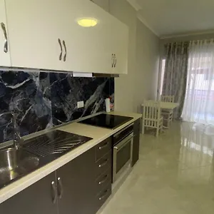 Ami's Sarandë